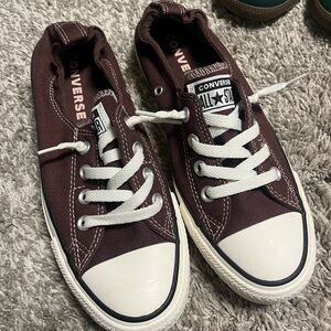 Size 8 women’s converse